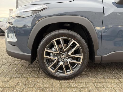 Toyota Corolla Cross Hybrid 140 Dynamic Panorama ActivLease financial lease