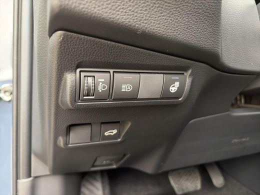 Toyota Corolla Cross Hybrid 140 Dynamic Panorama ActivLease financial lease