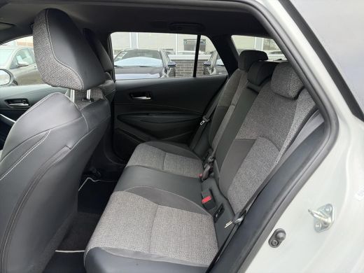 Toyota Corolla Touring Sports Hybrid 140 Dynamic ActivLease financial lease