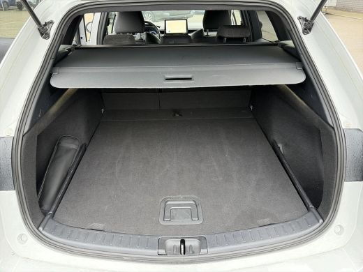 Toyota Corolla Touring Sports Hybrid 140 Dynamic ActivLease financial lease