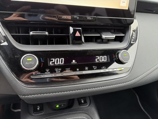 Toyota Corolla Touring Sports Hybrid 140 Dynamic ActivLease financial lease