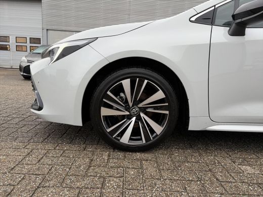 Toyota Corolla Touring Sports Hybrid 140 Dynamic ActivLease financial lease