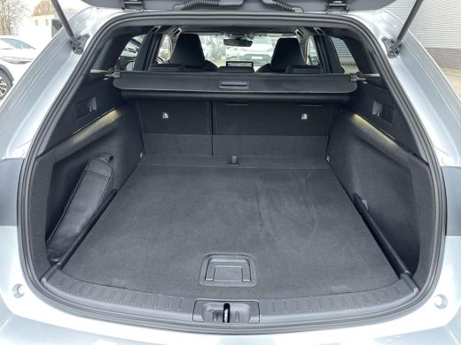 Toyota Corolla Touring Sports Hybrid 140 Dynamic ActivLease financial lease