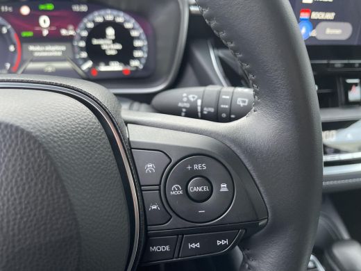 Toyota Corolla Touring Sports Hybrid 140 Dynamic ActivLease financial lease