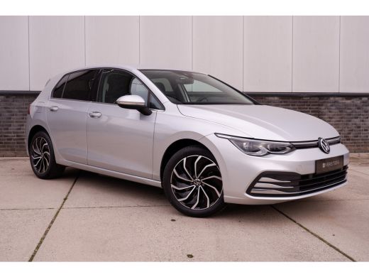 Volkswagen Golf 1.4 eHybrid Style PHEV | Elek. Trekhaak | Q-Light | Carplay | Memory | Navi | Sfeerverlichting ActivLease financial lease