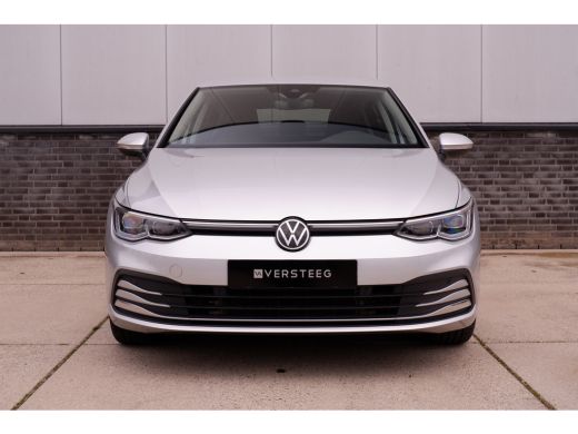 Volkswagen Golf 1.4 eHybrid Style PHEV | Elek. Trekhaak | Q-Light | Carplay | Memory | Navi | Sfeerverlichting ActivLease financial lease
