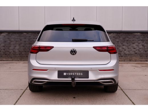 Volkswagen Golf 1.4 eHybrid Style PHEV | Elek. Trekhaak | Q-Light | Carplay | Memory | Navi | Sfeerverlichting ActivLease financial lease