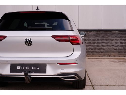 Volkswagen Golf 1.4 eHybrid Style PHEV | Elek. Trekhaak | Q-Light | Carplay | Memory | Navi | Sfeerverlichting ActivLease financial lease