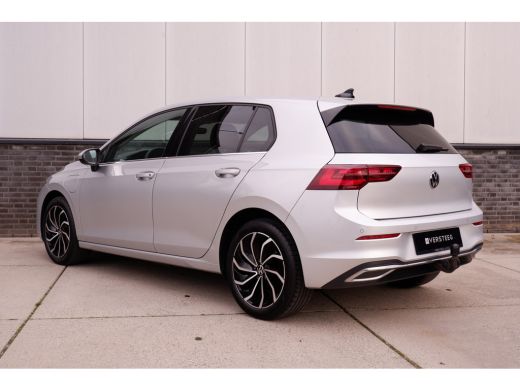 Volkswagen Golf 1.4 eHybrid Style PHEV | Elek. Trekhaak | Q-Light | Carplay | Memory | Navi | Sfeerverlichting ActivLease financial lease