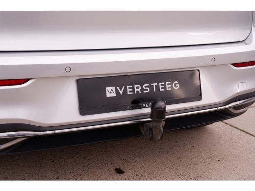 Volkswagen Golf 1.4 eHybrid Style PHEV | Elek. Trekhaak | Q-Light | Carplay | Memory | Navi | Sfeerverlichting ActivLease financial lease