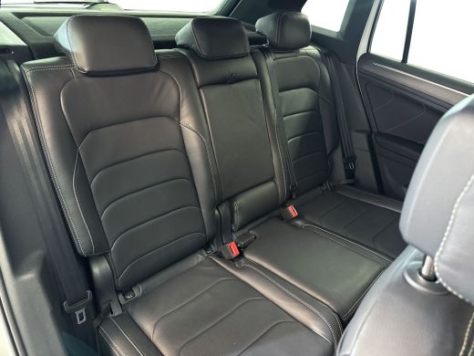 Volkswagen Tiguan 1.4 TSI 245pk eHybrid R-Line Business+ Getinte ramen achter | Lederen bekleding | Navigatiesysteem ActivLease financial lease