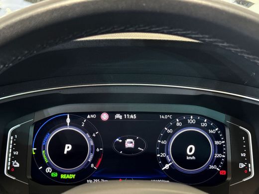 Volkswagen Tiguan 1.4 TSI 245pk eHybrid R-Line Business+ Getinte ramen achter | Lederen bekleding | Navigatiesysteem ActivLease financial lease