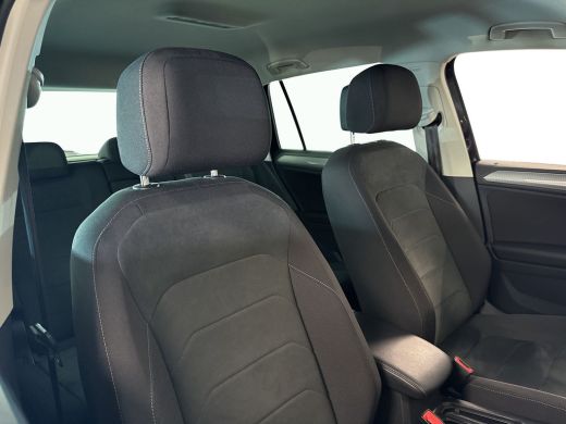 Volkswagen Tiguan 1.5 TSI 130pk Life Business Voorruit verwarmbaar / 'Tulsa', 17 inch lichtmetaal / Stoelverwarming ActivLease financial lease