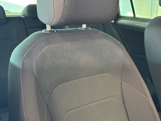 Volkswagen Tiguan 1.5 TSI 130pk Life Business Voorruit verwarmbaar / 'Tulsa', 17 inch lichtmetaal / Stoelverwarming ActivLease financial lease