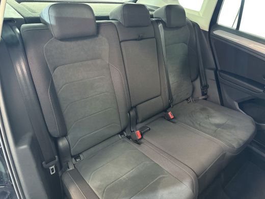 Volkswagen Tiguan 1.5 TSI 130pk Life Business Voorruit verwarmbaar / 'Tulsa', 17 inch lichtmetaal / Stoelverwarming ActivLease financial lease