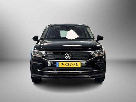 Volkswagen Tiguan 1.5 TSI 130pk Life Business Voorruit verwarmbaar / 'Tulsa', 17 inch lichtmetaal / Stoelverwarming ActivLease financial lease