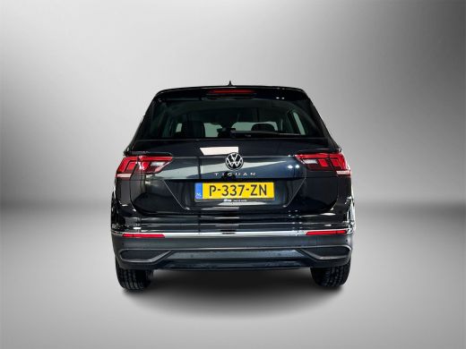 Volkswagen Tiguan 1.5 TSI 130pk Life Business Voorruit verwarmbaar / 'Tulsa', 17 inch lichtmetaal / Stoelverwarming ActivLease financial lease