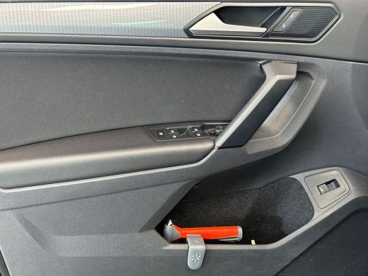 Volkswagen Tiguan 1.5 TSI 130pk Life Business Voorruit verwarmbaar / 'Tulsa', 17 inch lichtmetaal / Stoelverwarming ActivLease financial lease