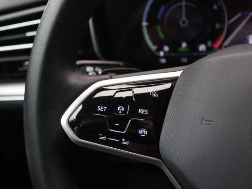 Volkswagen Touareg 3.0 TSi eHybrid 4MOTION Elegance 381PK DSG Pano-Schuifdak, Luchtvering, Memorystoel, 360gr. Camer... ActivLease financial lease