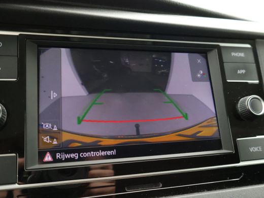 Volkswagen Transporter 2.0 TDI L2H1 HIGHLINE | LMV | TREKHAAK | APPLE CARPLAY | CAMERA | COMFORSTOELEN ActivLease financial lease