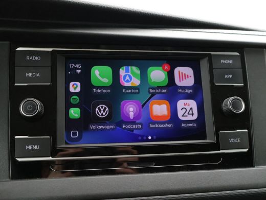 Volkswagen Transporter 2.0 TDI L2H1 HIGHLINE | LMV | TREKHAAK | APPLE CARPLAY | CAMERA | COMFORSTOELEN ActivLease financial lease