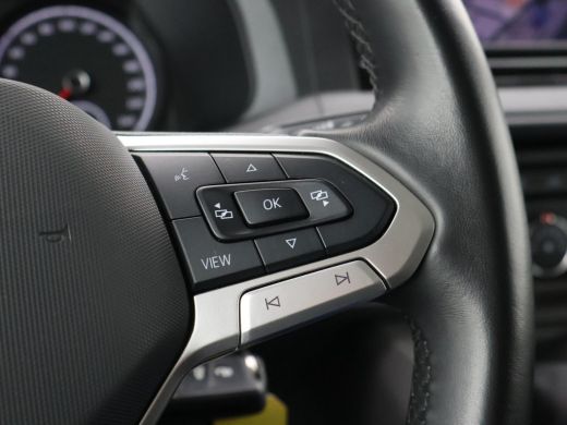 Volkswagen Transporter 2.0 TDI L2H1 HIGHLINE | LMV | TREKHAAK | APPLE CARPLAY | CAMERA | COMFORSTOELEN ActivLease financial lease