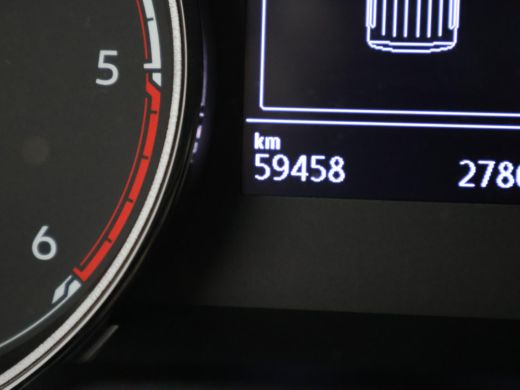 Volkswagen Transporter 2.0 TDI L2H1 HIGHLINE | LMV | TREKHAAK | APPLE CARPLAY | CAMERA | COMFORSTOELEN ActivLease financial lease