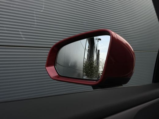 Volvo  V60 2.0 B3 Essential | Achterbank verwarmd | Achteruitrijcamera | Cruise control ActivLease financial lease