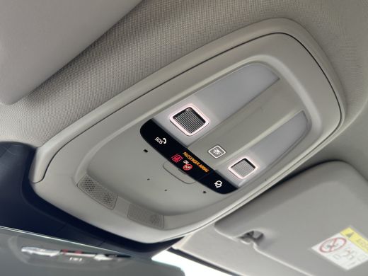 Volvo  V60 2.0 B3 Essential | Achterbank verwarmd | Achteruitrijcamera | Cruise control ActivLease financial lease