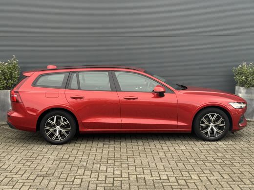 Volvo  V60 2.0 B3 Essential | Achterbank verwarmd | Achteruitrijcamera | Cruise control ActivLease financial lease