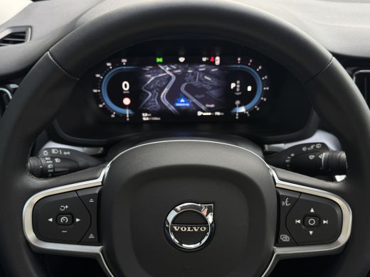 Volvo  V60 2.0 B3 Essential | Achterbank verwarmd | Achteruitrijcamera | Cruise control ActivLease financial lease