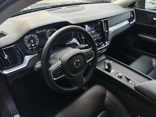Volvo  V60 2.0 B3 Momentum Advantage | Achteruitrijcamera | Apple Carplay/Android Auto|telefoonintegratie pr... ActivLease financial lease