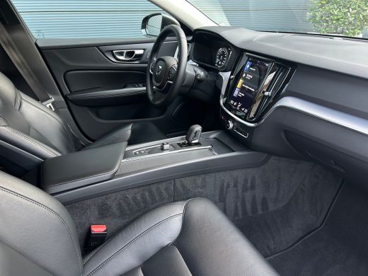 Volvo  V60 2.0 B3 Momentum Advantage | Achteruitrijcamera | Apple Carplay/Android Auto|telefoonintegratie pr... ActivLease financial lease