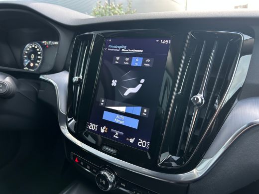 Volvo  V60 2.0 B3 Momentum Advantage | Achteruitrijcamera | Apple Carplay/Android Auto|telefoonintegratie pr... ActivLease financial lease