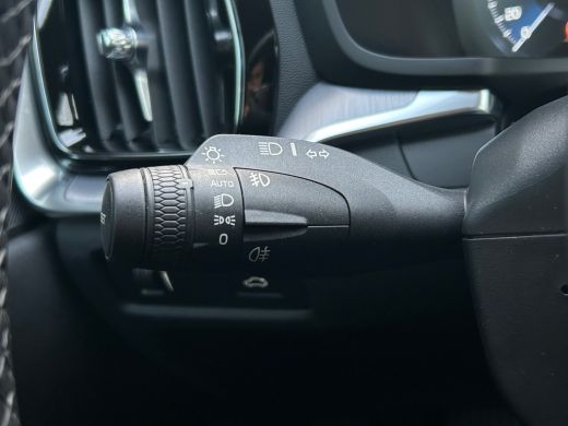 Volvo  V60 2.0 B3 Momentum Advantage | Achteruitrijcamera | Apple Carplay/Android Auto|telefoonintegratie pr... ActivLease financial lease