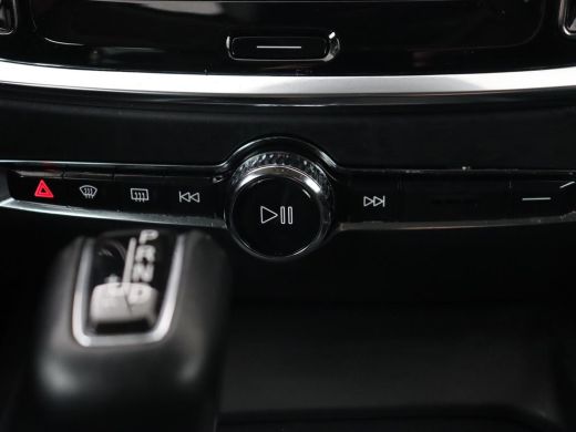 Volvo  V60 2.0 T5 Momentum | 1e eigenaar | Leder | Trekhaak | Adaptive cruise | Stoelverwarming | Carplay | ... ActivLease financial lease