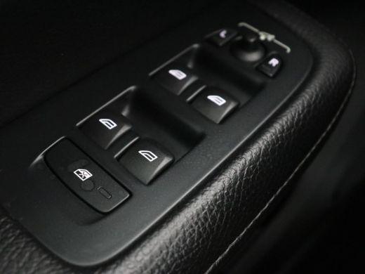 Volvo  V60 2.0 T5 Momentum | 1e eigenaar | Leder | Trekhaak | Adaptive cruise | Stoelverwarming | Carplay | ... ActivLease financial lease