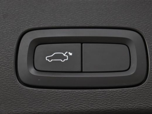 Volvo  V60 2.0 T5 Momentum | 1e eigenaar | Leder | Trekhaak | Adaptive cruise | Stoelverwarming | Carplay | ... ActivLease financial lease