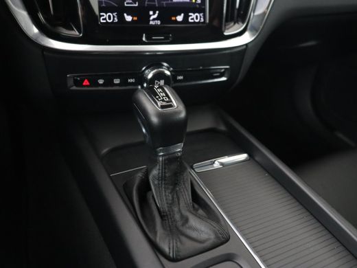Volvo  V60 2.0 T5 Momentum | 1e eigenaar | Leder | Trekhaak | Adaptive cruise | Stoelverwarming | Carplay | ... ActivLease financial lease