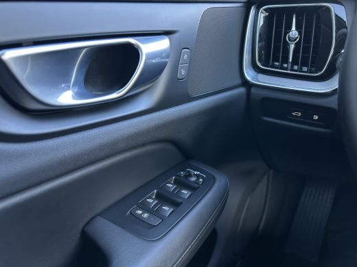 Volvo  V60 2.0 T6 Plug-in hybrid AWD Essential Bright | Trekhaak | Leder | Climate pack | BLIS | Pilot Assist | ActivLease financial lease