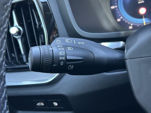 Volvo  V60 2.0 T6 Plug-in hybrid AWD Essential Bright | Trekhaak | Leder | Climate pack | BLIS | Pilot Assist | ActivLease financial lease