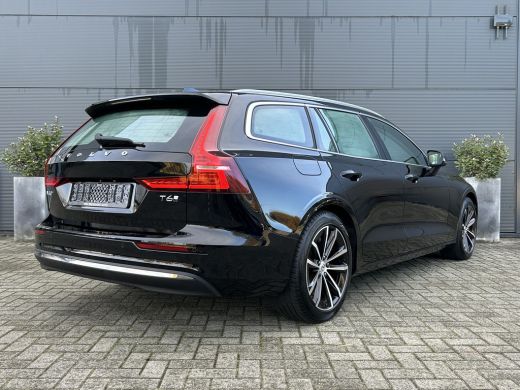 Volvo  V60 2.0 T6 Plug-in hybrid AWD Essential Bright | Trekhaak | Leder | Climate pack | BLIS | Pilot Assist | ActivLease financial lease
