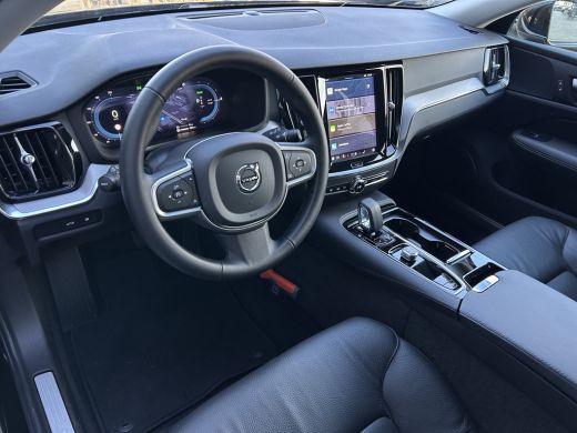 Volvo  V60 2.0 T6 Plug-in hybrid AWD Essential Bright | Trekhaak | Leder | Climate pack | BLIS | Pilot Assist | ActivLease financial lease