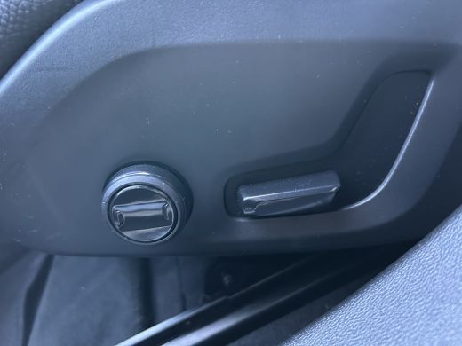 Volvo  V60 2.0 T6 Plug-in hybrid AWD Essential Bright | Trekhaak | Leder | Climate pack | BLIS | Pilot Assist | ActivLease financial lease