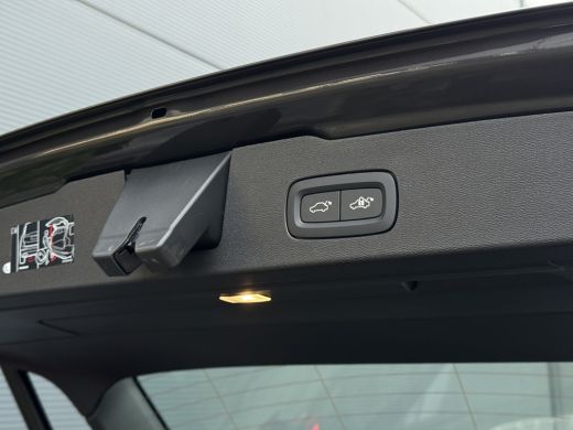 Volvo  V60 2.0 T6 Plug-in hybrid AWD Plus Dark | 360 camera | Trekhaak | Sportstoel | Harman/Kardon | Pilot ... ActivLease financial lease