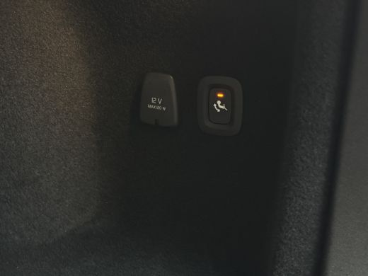 Volvo  V60 2.0 T6 Plug-in hybrid AWD Plus Dark | 360 camera | Trekhaak | Sportstoel | Harman/Kardon | Pilot ... ActivLease financial lease