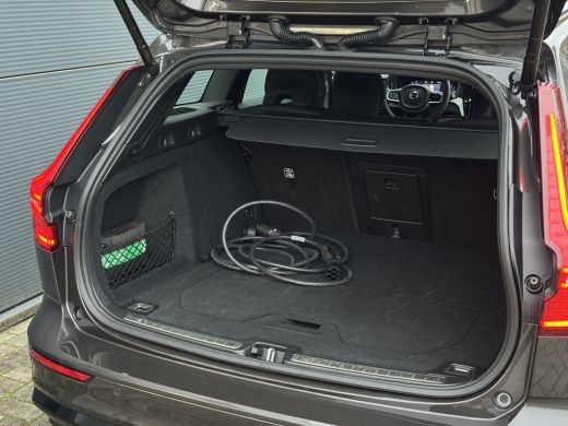 Volvo  V60 2.0 T6 Plug-in hybrid AWD Plus Dark | 360 camera | Trekhaak | Sportstoel | Harman/Kardon | Pilot ... ActivLease financial lease