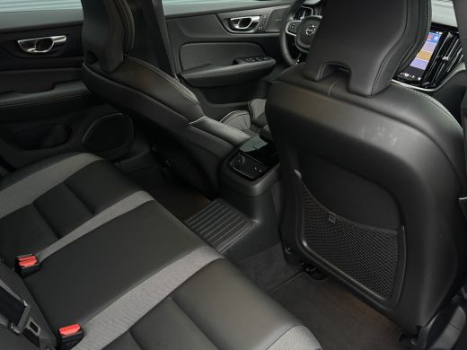 Volvo  V60 2.0 T6 Plug-in hybrid AWD Plus Dark | 360 camera | Trekhaak | Sportstoel | Harman/Kardon | Pilot ... ActivLease financial lease