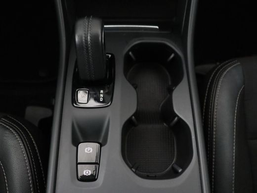 Volvo  XC40 1.5 T5 Recharge Business Pro | Panoramadak | Adaptive cruise | Camera | Carplay | Half leder | Na... ActivLease financial lease