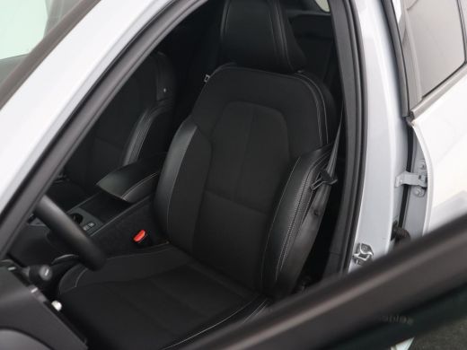 Volvo  XC40 1.5 T5 Recharge Business Pro | Panoramadak | Adaptive cruise | Camera | Carplay | Half leder | Na... ActivLease financial lease
